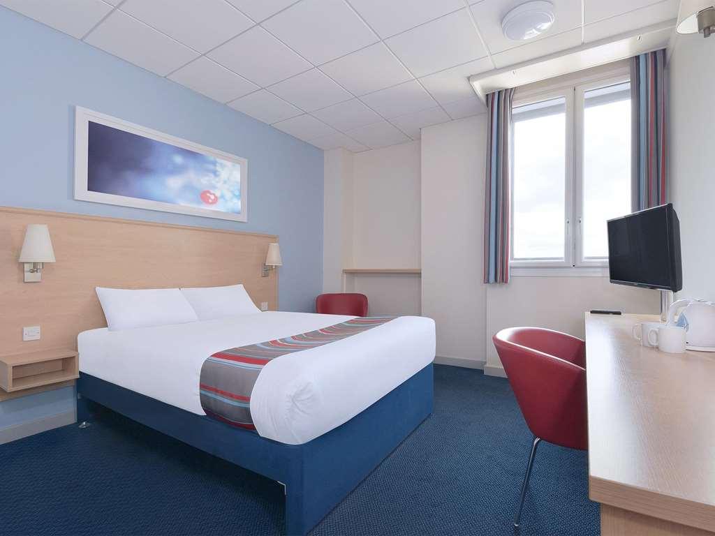 Travelodge Basildon Pokoj fotografie